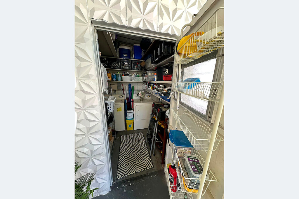 23_shed_interior