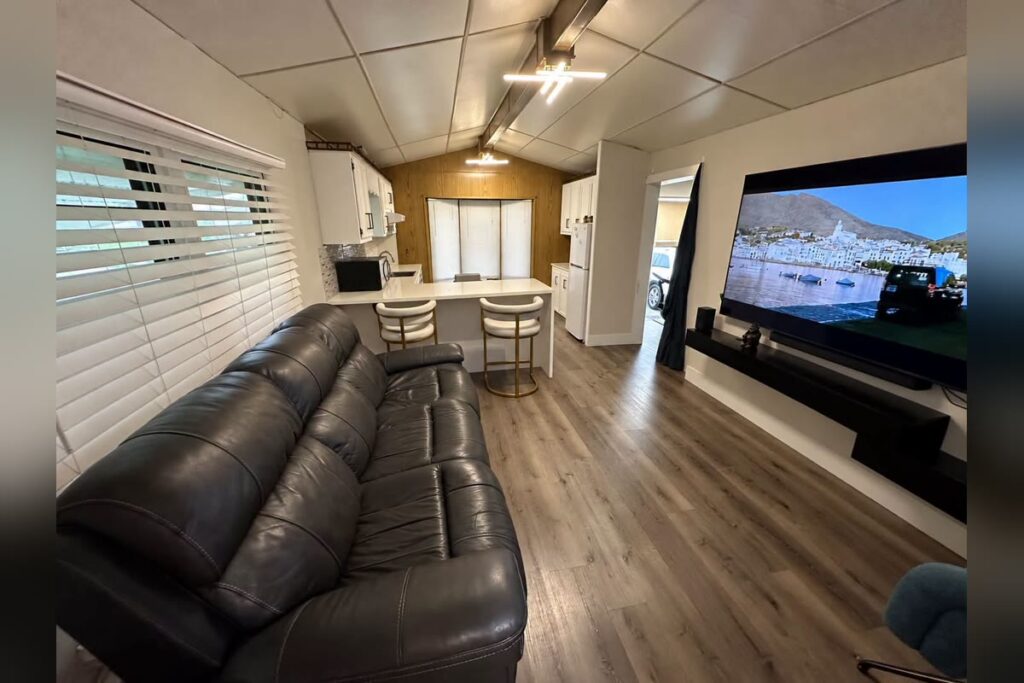 highland-pines-studio-44900-03